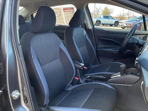Used 2025 Nissan Versa SV image 7