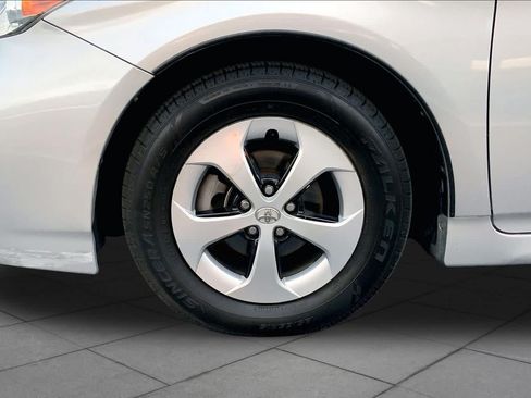 Used 2015 Toyota Prius Four FWD image 10