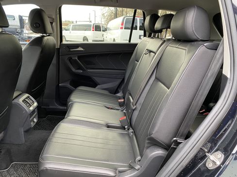 Used 2022 Volkswagen Tiguan SE image 32