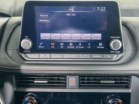 Certified 2025 Nissan Rogue SV image 15