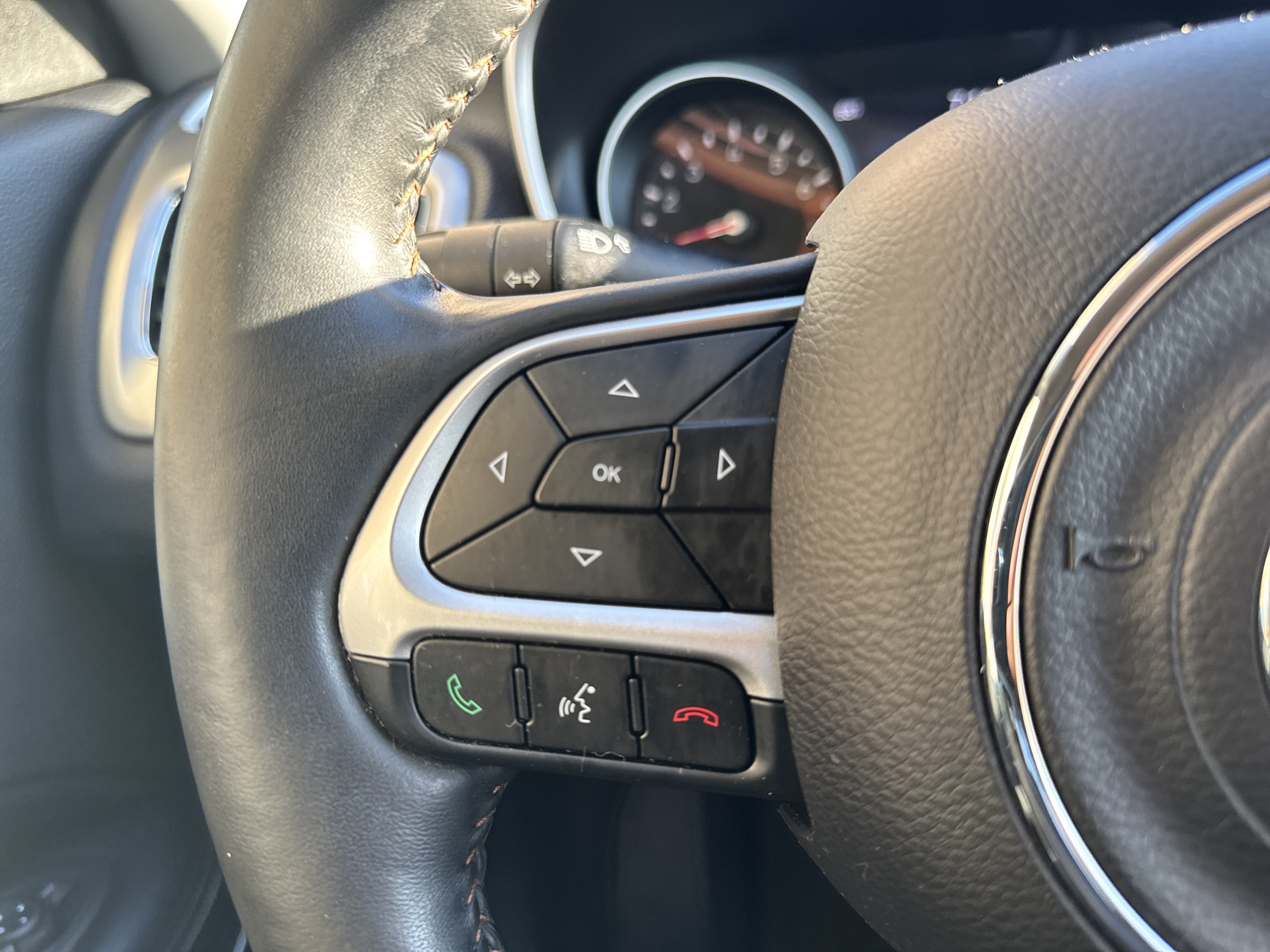 Used 2018 Jeep Compass Latitude w/ Popular Equipment Group AWD/4WD image 16