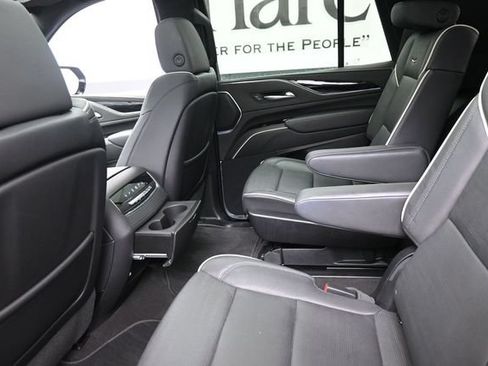 Used 2024 Cadillac Escalade Sport AWD/4WD image 23
