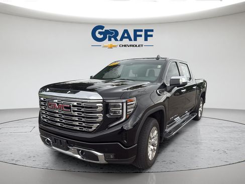 Used 2023 GMC Sierra 1500 Denali w/ Technology Package AWD/4WD image 1