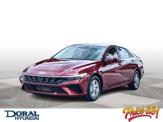 Used 2025 Hyundai Elantra SE FWD video 1
