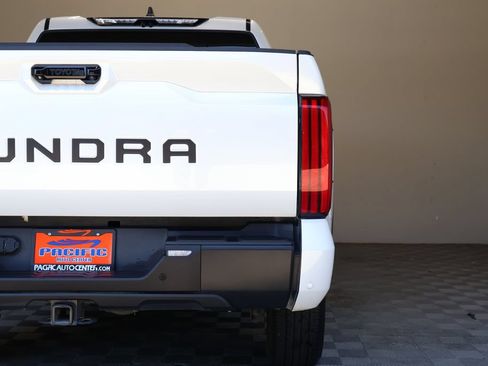 Used 2025 Toyota Tundra Limited AWD/4WD image 12