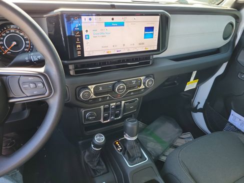 New 2026 Jeep Gladiator Sport image 17