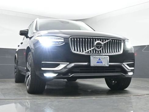 Used 2023 Volvo XC90 B6 Ultimate w/ Protection Package AWD/4WD image 11