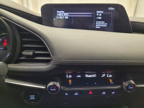 Used 2019 MAZDA MAZDA3 Hatchback w/ Premium Package image 25