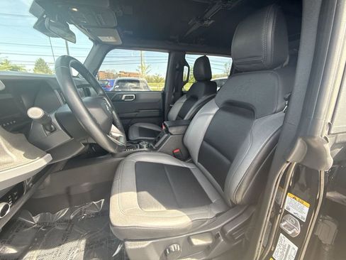 Used 2024 Ford Bronco Black Diamond w/ Sasquatch Package AWD/4WD image 11