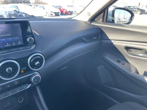Used 2025 Nissan Sentra S image 34