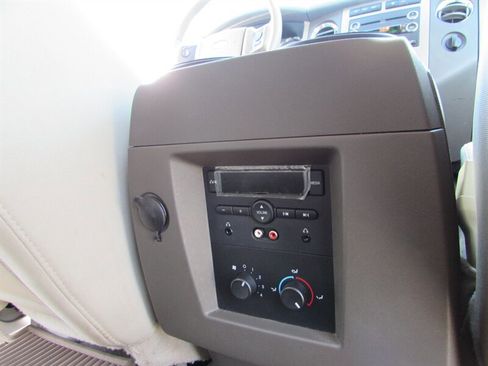 Used 2013 Ford Expedition EL XLT RWD image 28