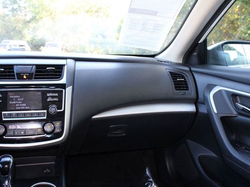 Used 2018 Nissan Altima 2.5 SV image 38