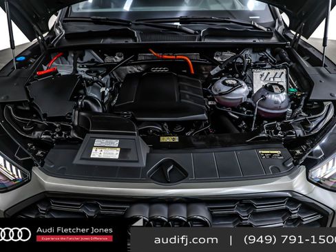 Used 2024 Audi Q5 e Prestige w/ Prestige Package image 11