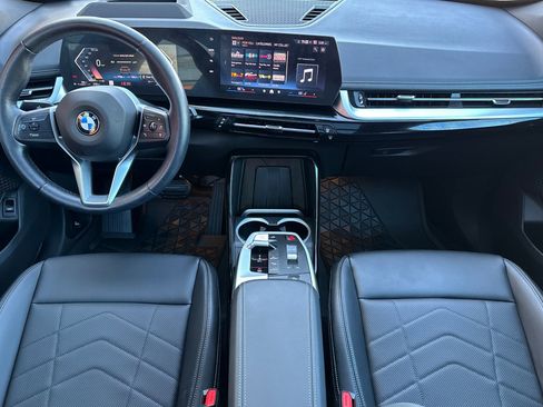 Used 2025 BMW X1 xDrive28i w/ Premium Package image 4