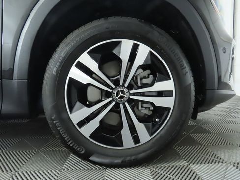 Certified 2025 Mercedes-Benz GLB 250 image 33