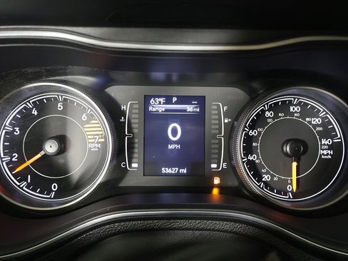 Used 2019 Jeep Cherokee Latitude Plus w/ Cold Weather Group image 36