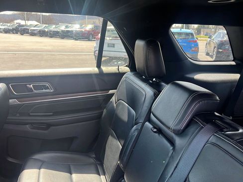Used 2017 Ford Explorer Limited image 17