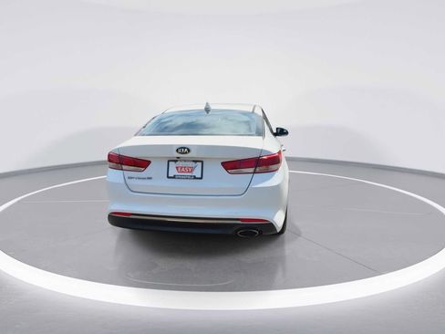 Used 2017 Kia Optima LX FWD image 7