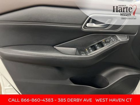 Used 2021 Nissan Rogue SV w/ Premium Package AWD/4WD image 17