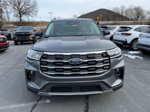 New 2026 Ford Explorer Active w/ Active Comfort Package image 2