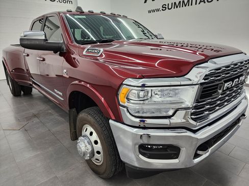Used 2022 RAM 3500 Limited AWD/4WD image 2