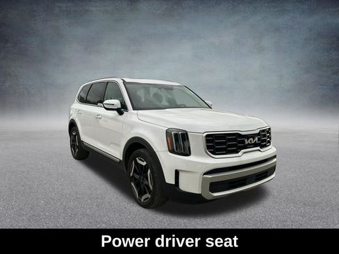 Used 2025 Kia Telluride S FWD image 9