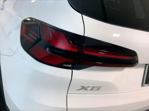 New 2026 BMW X5 xDrive40i w/ Climate Comfort Package image 14