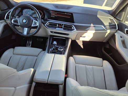 Used 2022 BMW X5 M50i w/ Executive Package image 4