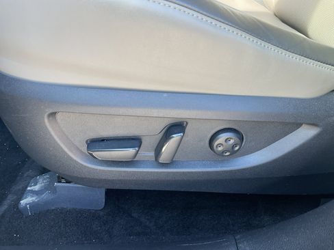 Used 2025 INFINITI QX50 Luxe w/ Accent Package image 15