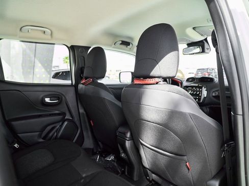 Used 2023 Jeep Renegade Trailhawk image 25