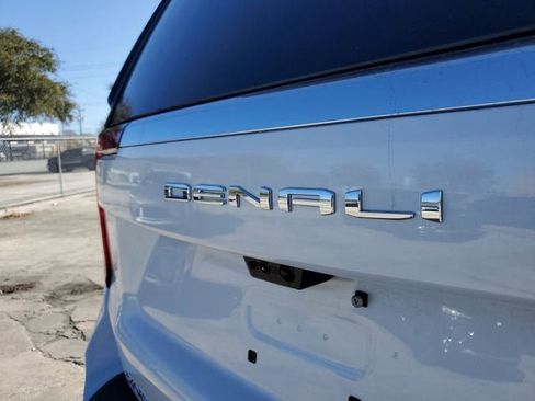 New 2026 GMC Yukon XL Denali image 9