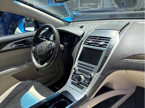 Used 2017 Lincoln MKZ Select w/ Select Plus Package FWD image 18