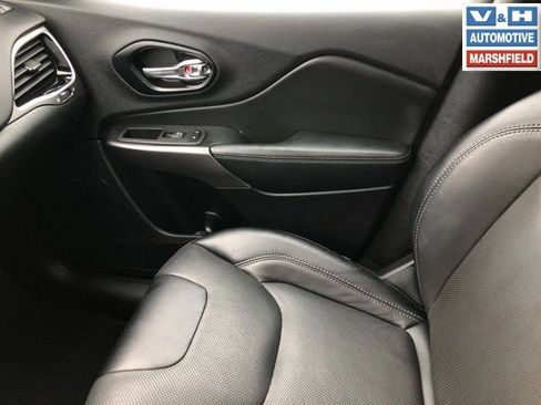 Used 2022 Jeep Cherokee Limited AWD/4WD image 13
