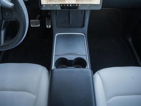 Used 2021 Tesla Model Y Long Range image 29