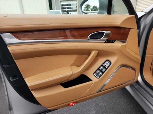 Used 2011 Porsche Panamera Turbo image 19
