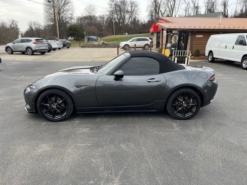 Used 2020 MAZDA MX-5 Miata Club image 8