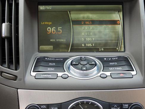 Used 2015 INFINITI Q40 w/ Moonroof Package RWD image 41