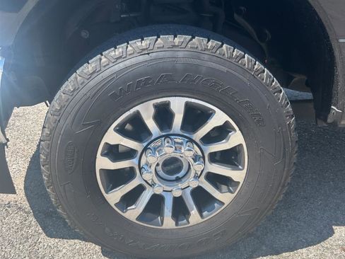 Used 2022 Ford F250 Lariat w/ Lariat Ultimate Package image 8