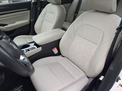 Used 2025 Nissan Altima 2.5 SL FWD image 19