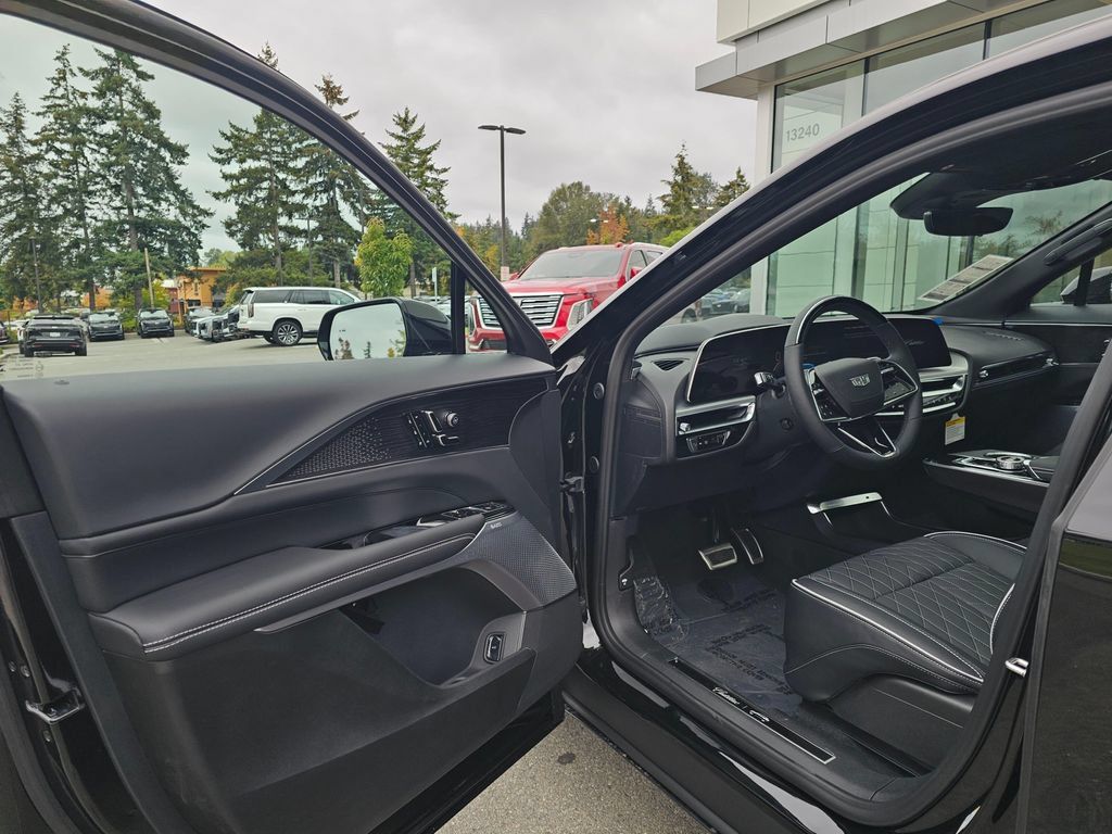 New 2027 Cadillac Lyriq Signature Sport w/ Nappa Leather Package AWD/4WD image 23