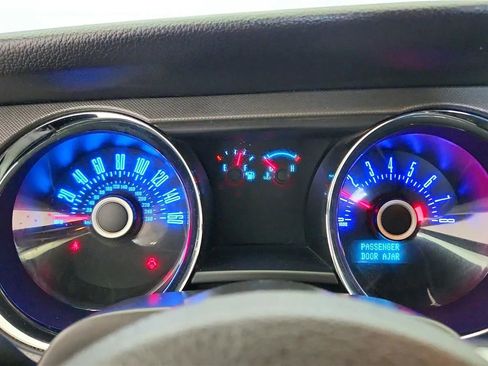 Used 2013 Ford Mustang V6 image 22