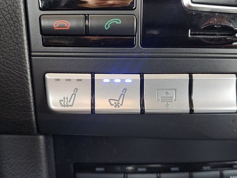 Used 2014 Mercedes-Benz E 350 Sedan image 54