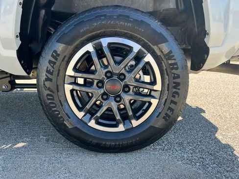 Used 2026 Toyota Tacoma TRD Sport AWD/4WD image 9