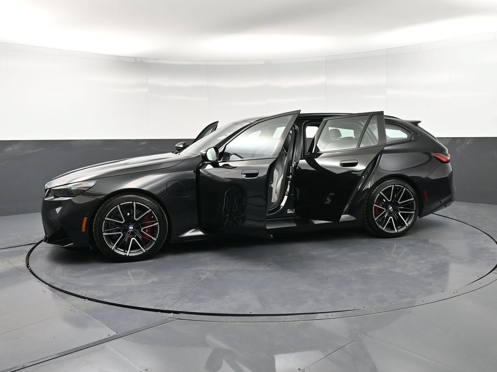 Used 2025 BMW M5 Touring AWD/4WD image 40