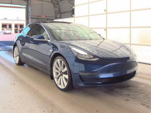 Used 2018 Tesla Model 3 Long Range image 4