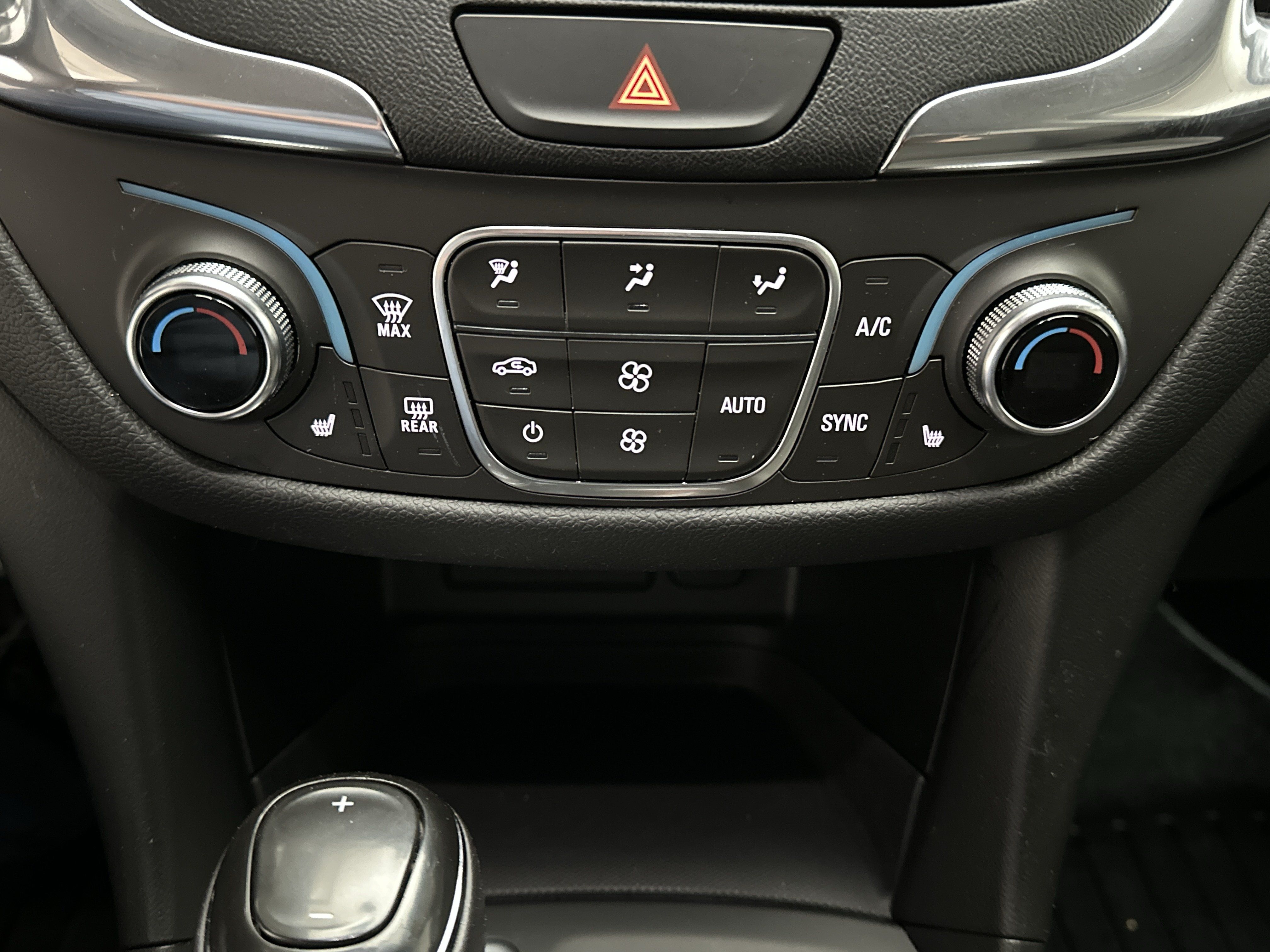 Used 2019 Chevrolet Equinox LT AWD/4WD image 33