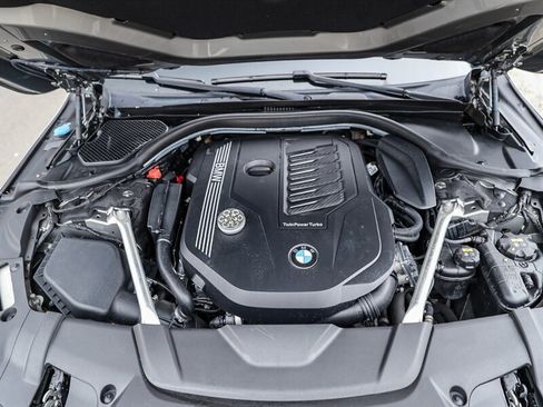 Used 2021 BMW 740i w/ M Sport Package RWD image 35