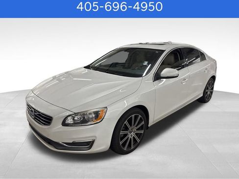 Used 2017 Volvo S60 T5 Inscription FWD image 1