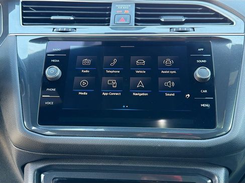 Used 2023 Volkswagen Tiguan SE R-Line FWD image 28