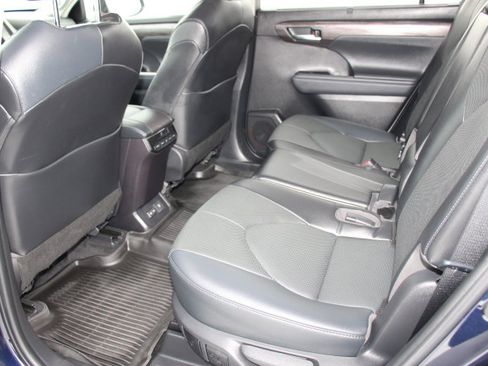 Certified 2022 Toyota Highlander Limited image 15